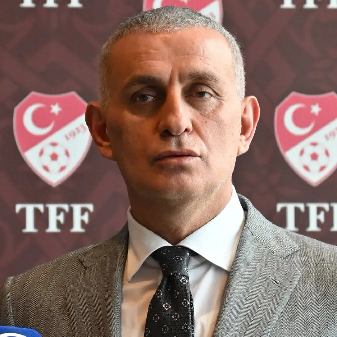 İbrahim Hacıosmanoğlu'dan Hakem Yorumculara Sert Tepki: "Ahlak Sınırlarını Zorluyorlar" İbrahim Hacıosmanoğlu'dan Hakem Yorumculara Sert Tepki: "Ahlak Sınırlarını Zorluyorlar"