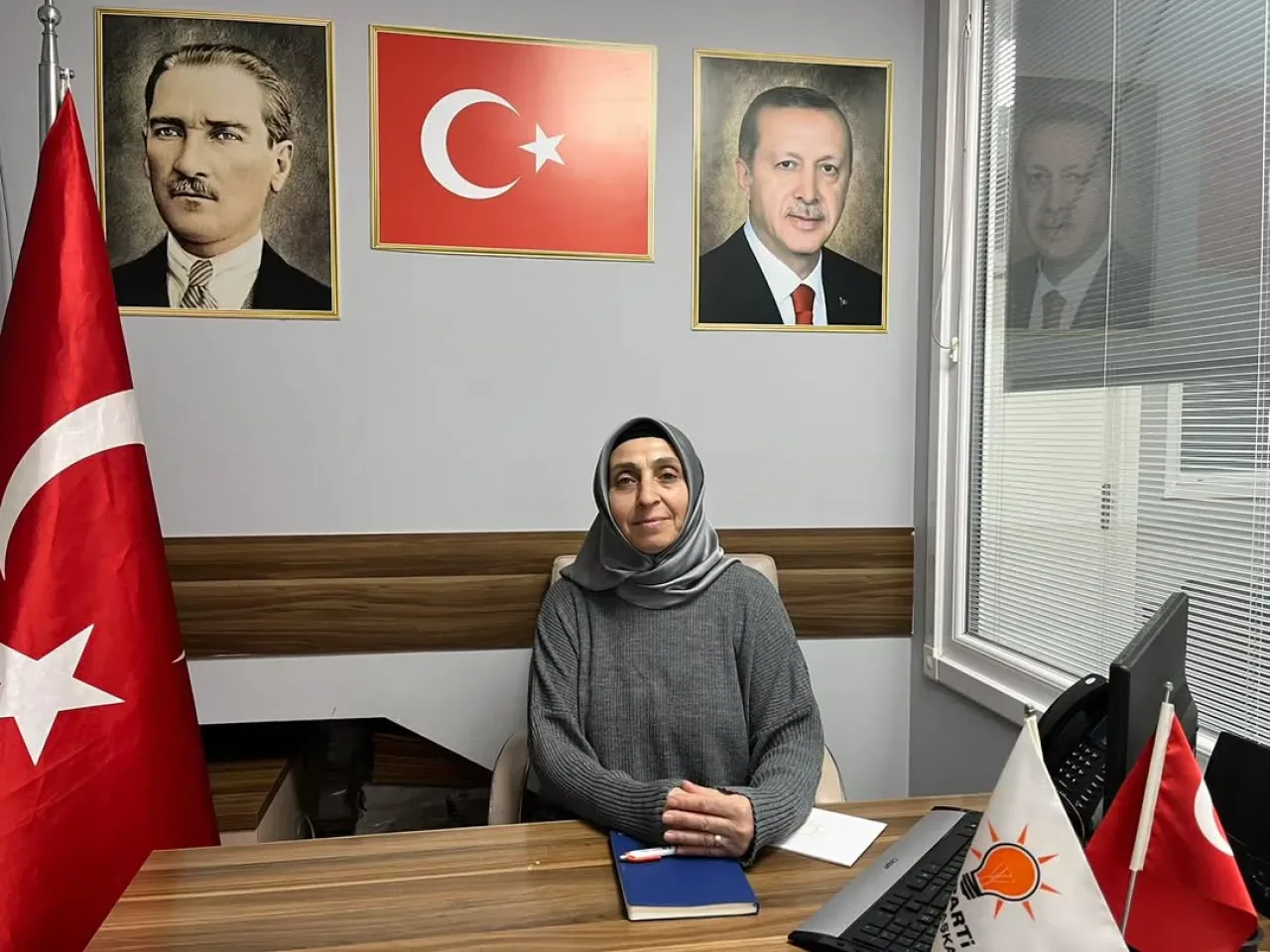 AK Parti Ümraniye İlçe Başkanlığı'nda Bugünkü Nöbetçi İsim Açıklandı AK Parti Ümraniye İlçe Başkanlığı'nda Bugünkü Nöbetçi İsim Açıklandı
