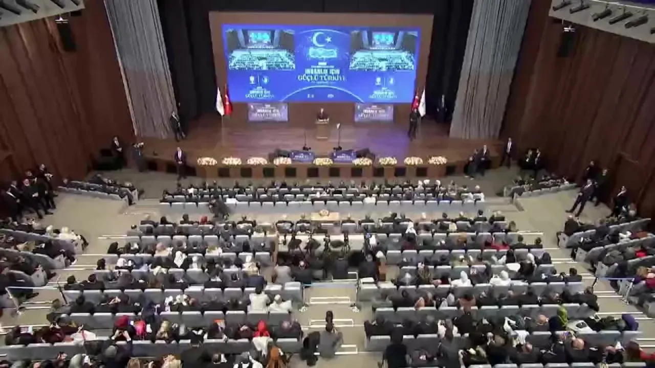 AK Parti Bursa Milletvekili Emel Gözükara Durmaz, "İnsanlık İçin Güçlü Türkiye" Programını Tanıttı AK Parti Bursa Milletvekili Emel Gözükara Durmaz, "İnsanlık İçin Güçlü Türkiye" Programını Tanıttı