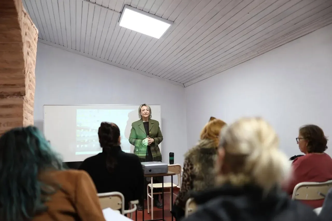 Gemlik'te Kadın Girişimciler için Destek Semineri Düzenlendi Gemlik'te Kadın Girişimciler için Destek Semineri Düzenlendi