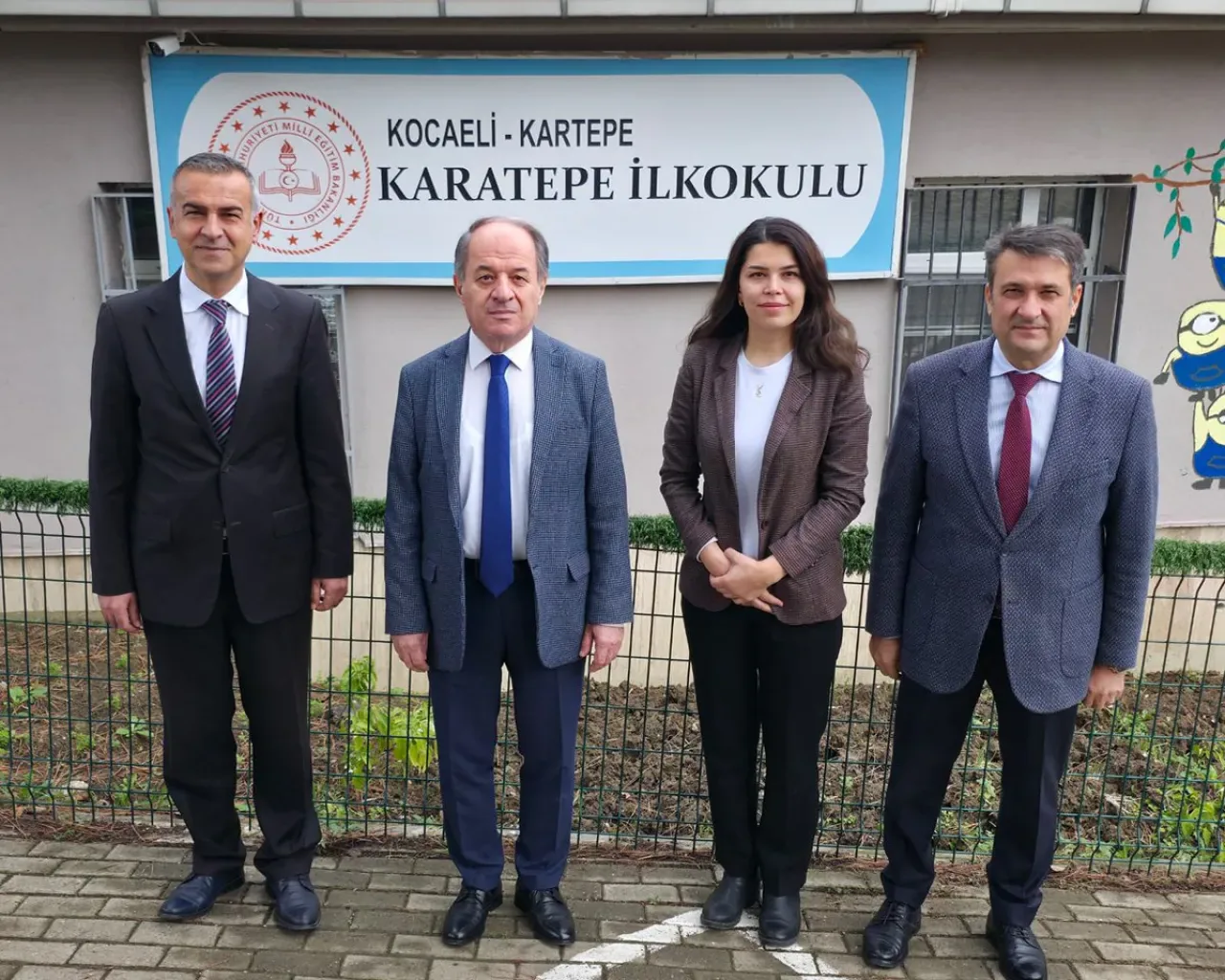 Karatepe Kaymakamı Hasan Öztürk, İlkokul ve Ortaokulu Ziyaret Etti Karatepe Kaymakamı Hasan Öztürk, İlkokul ve Ortaokulu Ziyaret Etti