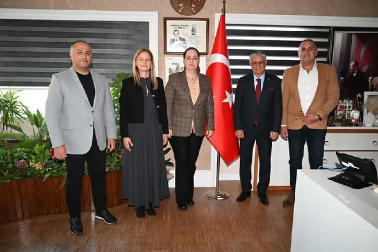 Kemer'de Eğitim İş Birliği: Likya Lions Kulübü'nden Başkan Topaloğlu'na Ziyaret Kemer'de Eğitim İş Birliği: Likya Lions Kulübü'nden Başkan Topaloğlu'na Ziyaret