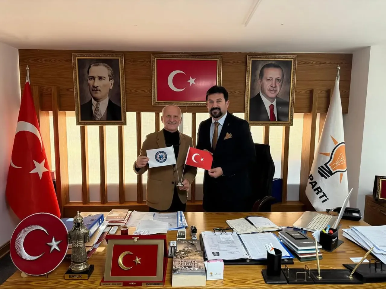 AK Parti Muratpaşa İlçe Başkanı Tuncay Hayta, Antalya Korkutelililer Derneği'ni Ağırladı AK Parti Muratpaşa İlçe Başkanı Tuncay Hayta, Antalya Korkutelililer Derneği'ni Ağırladı