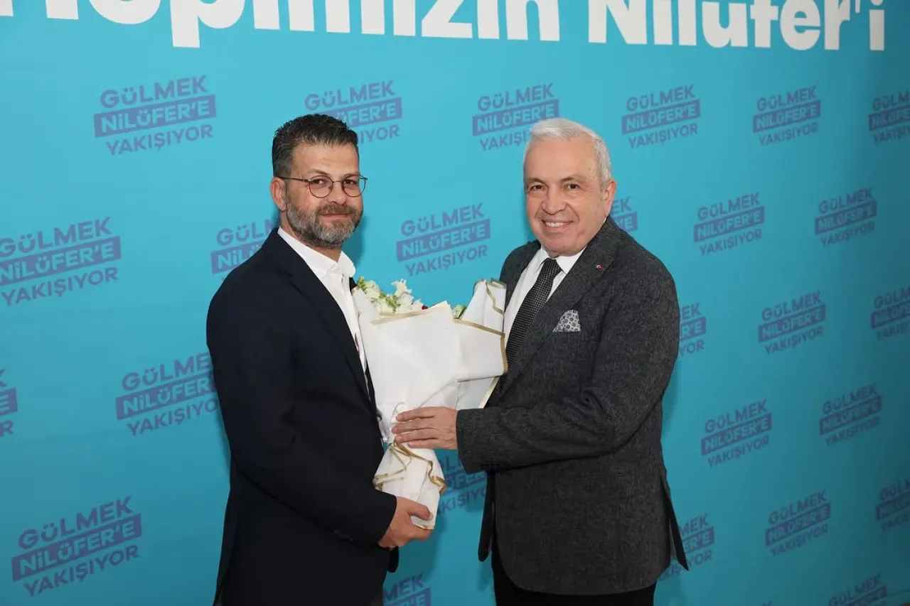 Bursa Nilüfer Belediye Başkanı Şadi Özdemir, CHP'li Yöneticilerle Bir Araya Geldi Bursa Nilüfer Belediye Başkanı Şadi Özdemir, CHP'li Yöneticilerle Bir Araya Geldi