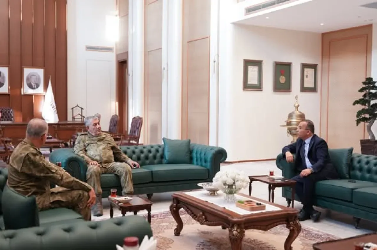 Gaziantep Valisi Kemal Çeber, Ordu Komutanlarını Ağırladı Gaziantep Valisi Kemal Çeber, Ordu Komutanlarını Ağırladı