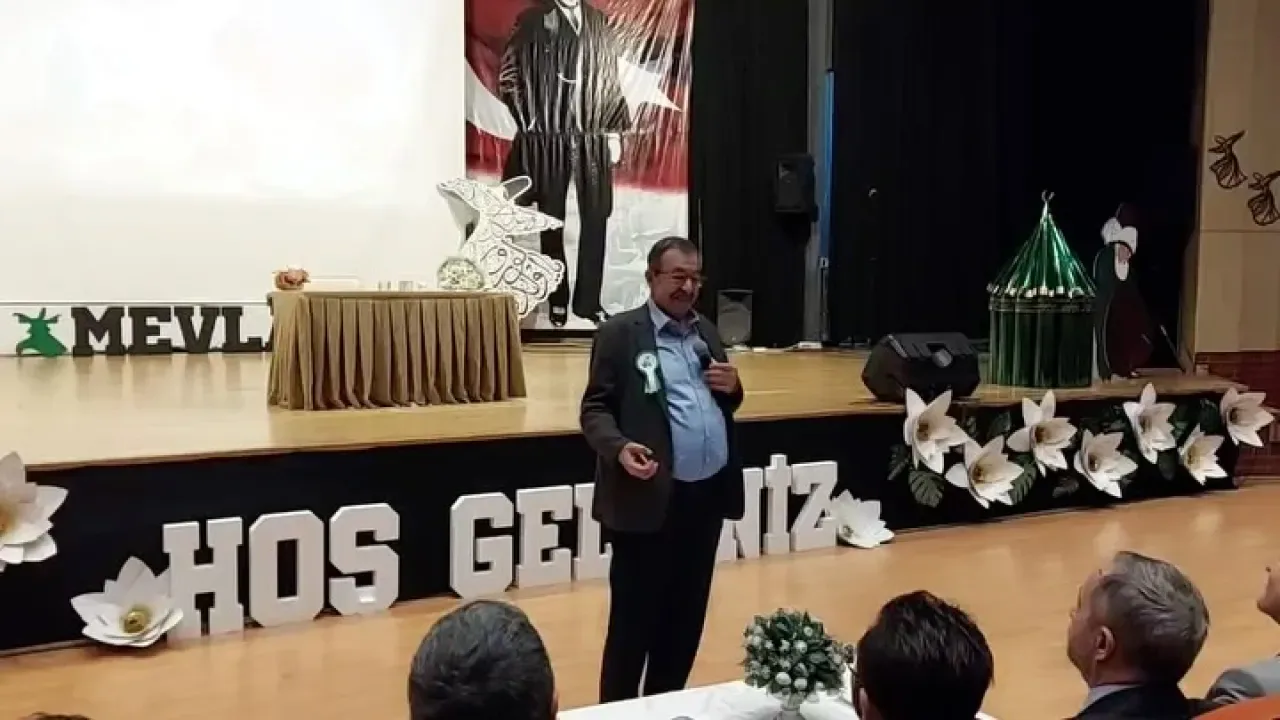Hayati İnanç, Esenyurt'ta Mevlana Haftası için Özel Bir Söyleşi Gerçekleştirdi Hayati İnanç, Esenyurt'ta Mevlana Haftası için Özel Bir Söyleşi Gerçekleştirdi