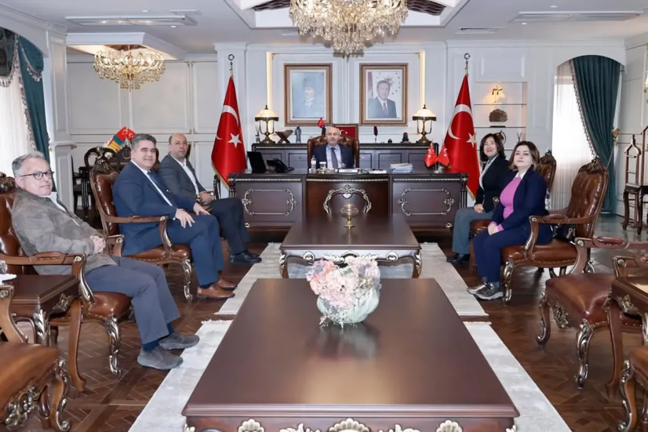 Adana Valisi Köşger, ALAEV Yönetim Kurulunu Kabul Etti Adana Valisi Köşger, ALAEV Yönetim Kurulunu Kabul Etti