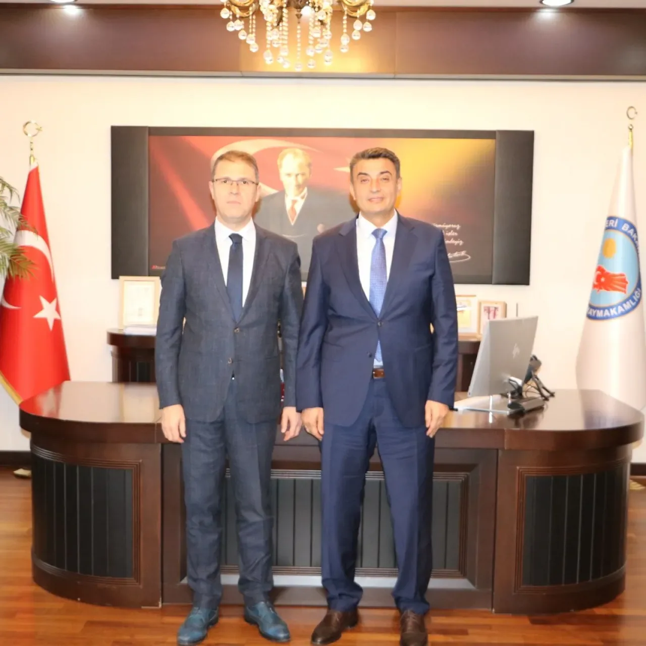 Kâğıthane Kaymakamı Yüksel Kara, Avcılar Kaymakamı Orhan Burhan'ı Ziyaret Etti Kâğıthane Kaymakamı Yüksel Kara, Avcılar Kaymakamı Orhan Burhan'ı Ziyaret Etti
