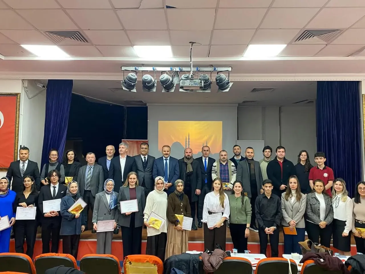 İstanbul'da Hitabet Yarışmasında Avcılar Birincisi Belli Oldu İstanbul'da Hitabet Yarışmasında Avcılar Birincisi Belli Oldu