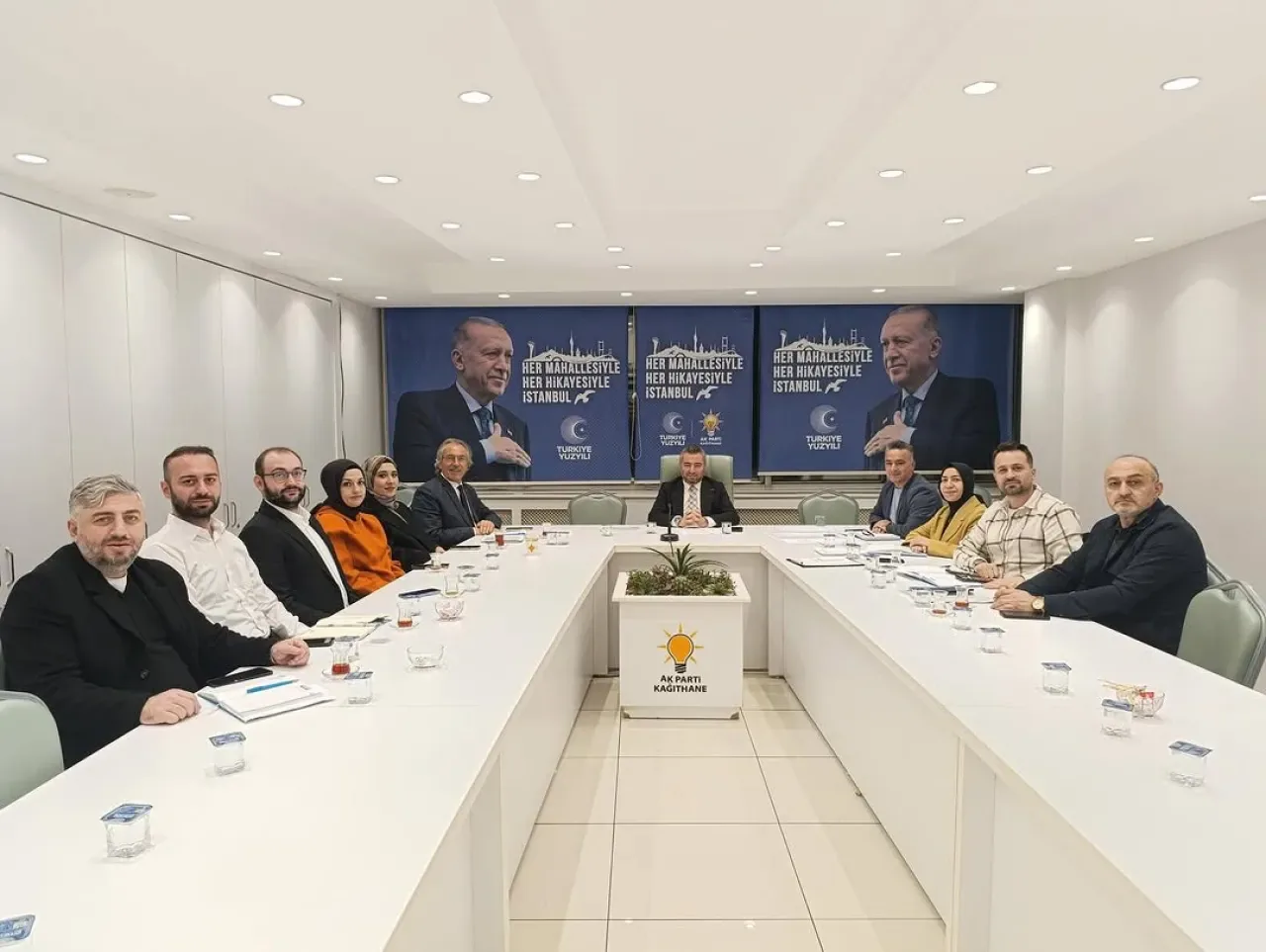 AK Parti Kağıthane İlçe Teşkilatı Yürütme Kurulu Toplandı AK Parti Kağıthane İlçe Teşkilatı Yürütme Kurulu Toplandı