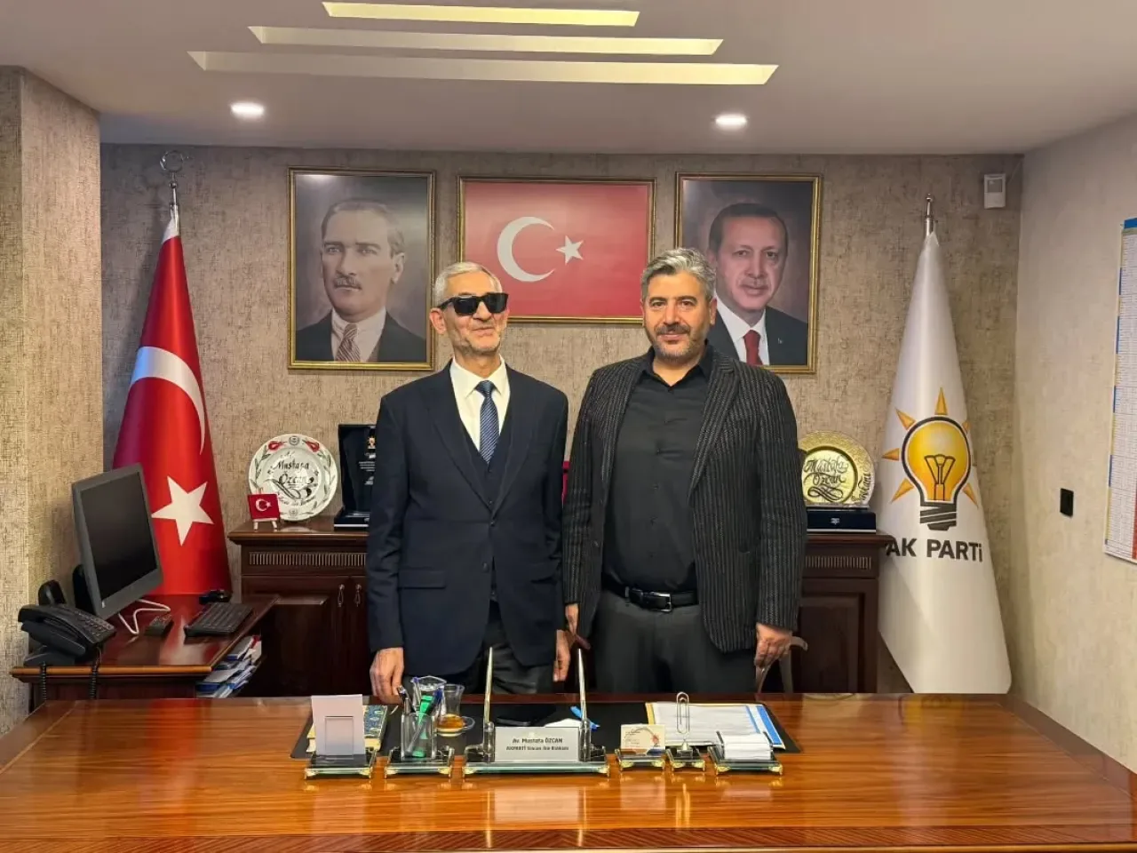 AK Parti Sincan İlçe Başkanı Mustafa Özcan, Tüm Özürlüler ve Aileleri Derneği Başkanı'nı Ağırladı AK Parti Sincan İlçe Başkanı Mustafa Özcan, Tüm Özürlüler ve Aileleri Derneği Başkanı'nı Ağırladı