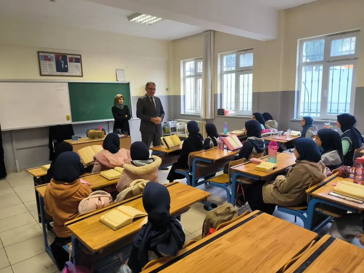 Bağcılar Müftüsü, Hafızlık Proje Okulunda Öğrencilerle Buluştu Bağcılar Müftüsü, Hafızlık Proje Okulunda Öğrencilerle Buluştu