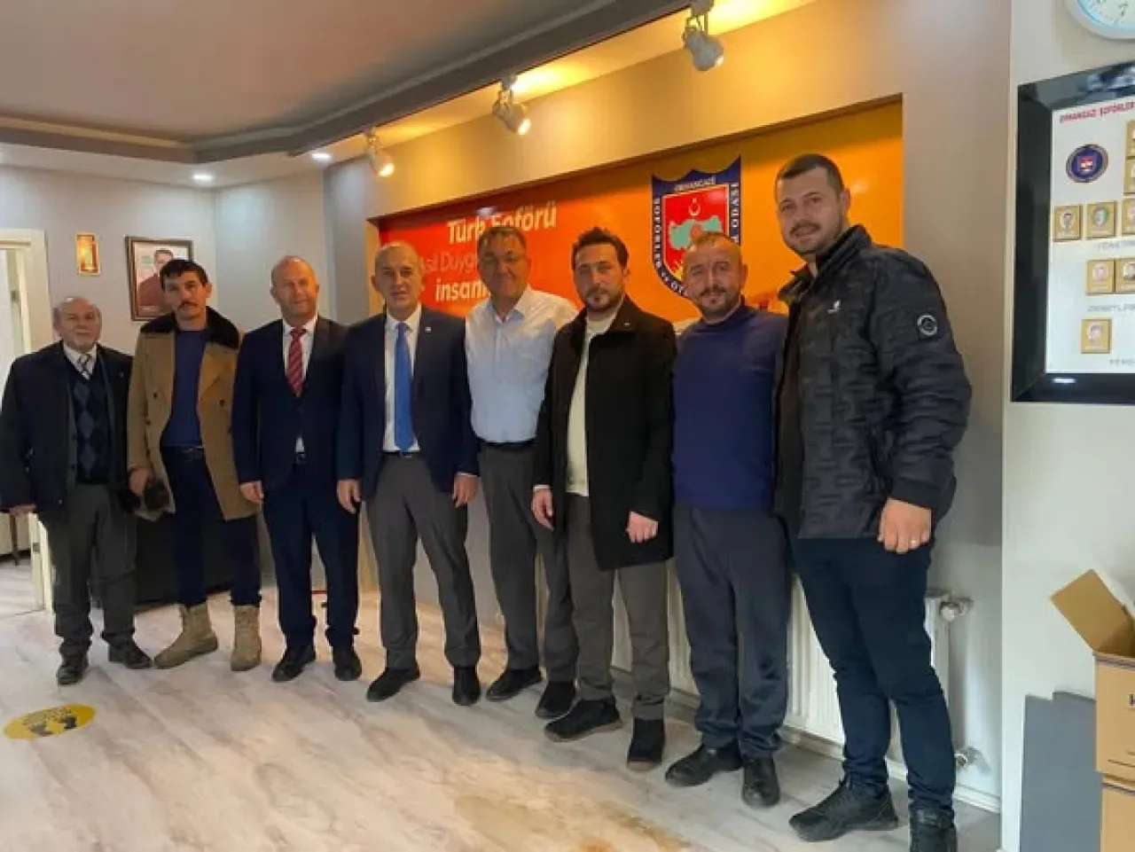İYİ Parti Orhangazi'de Şoför Esnafının Sorunlarını Dinledi: Mazot Fiyatları ve Yeni Terminal Gündemde İYİ Parti Orhangazi'de Şoför Esnafının Sorunlarını Dinledi: Mazot Fiyatları ve Yeni Terminal Gündemde