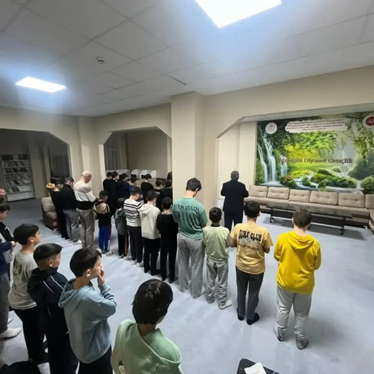 Orhangazi'de Diyanet Gençlik Merkezi'nde Anlam Arayışı Sohbetleri Orhangazi'de Diyanet Gençlik Merkezi'nde Anlam Arayışı Sohbetleri