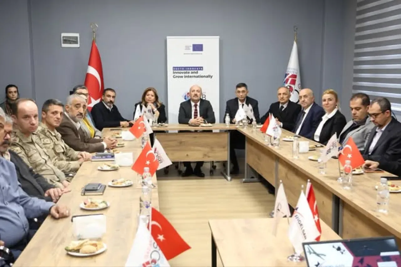 Gaziantep'te Yerli Savunma Teknolojileri Lansmanı Yapıldı Gaziantep'te Yerli Savunma Teknolojileri Lansmanı Yapıldı