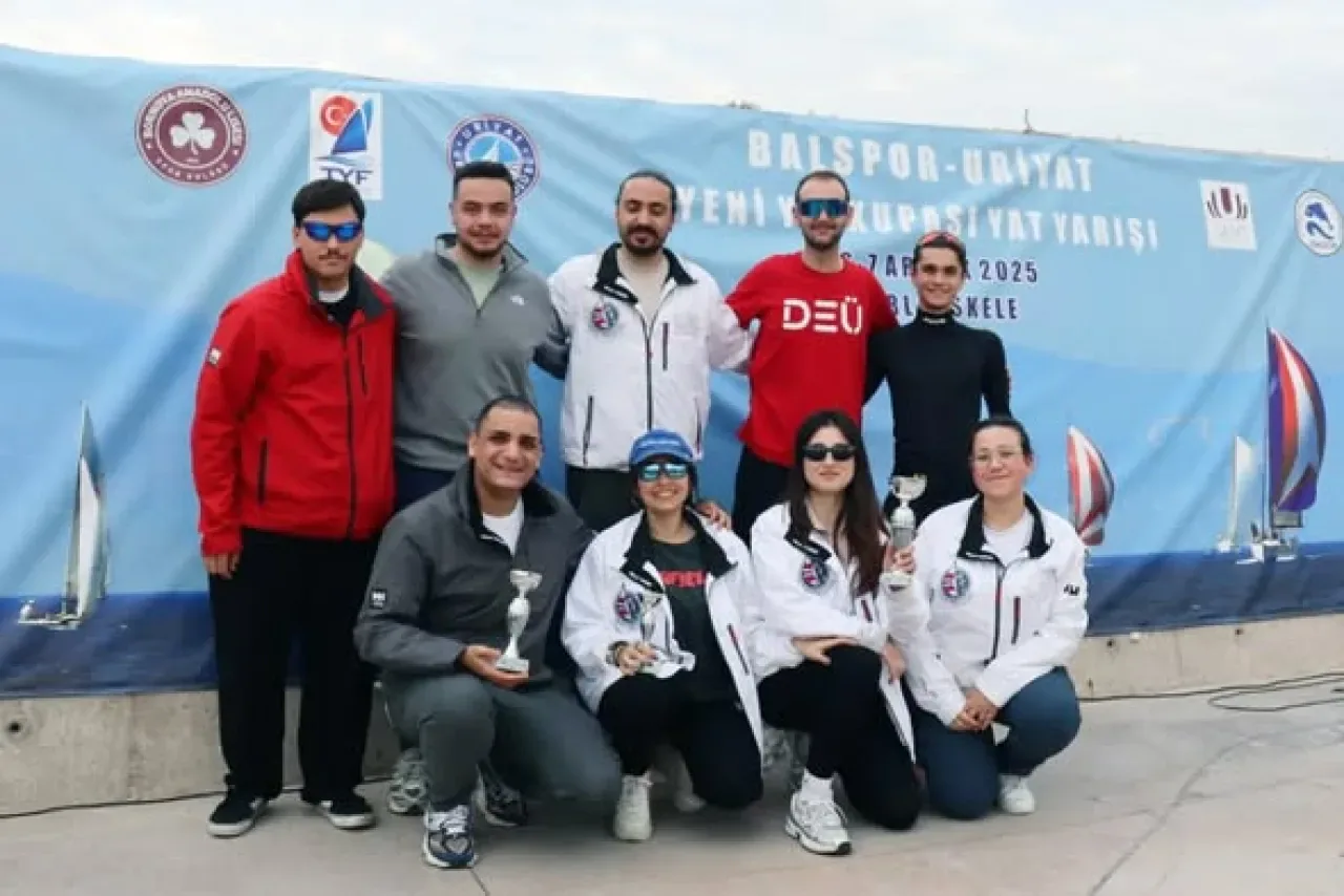 Dokuz Eylül Üniversitesi Yelken Takımından Büyük Başarı Dokuz Eylül Üniversitesi Yelken Takımından Büyük Başarı