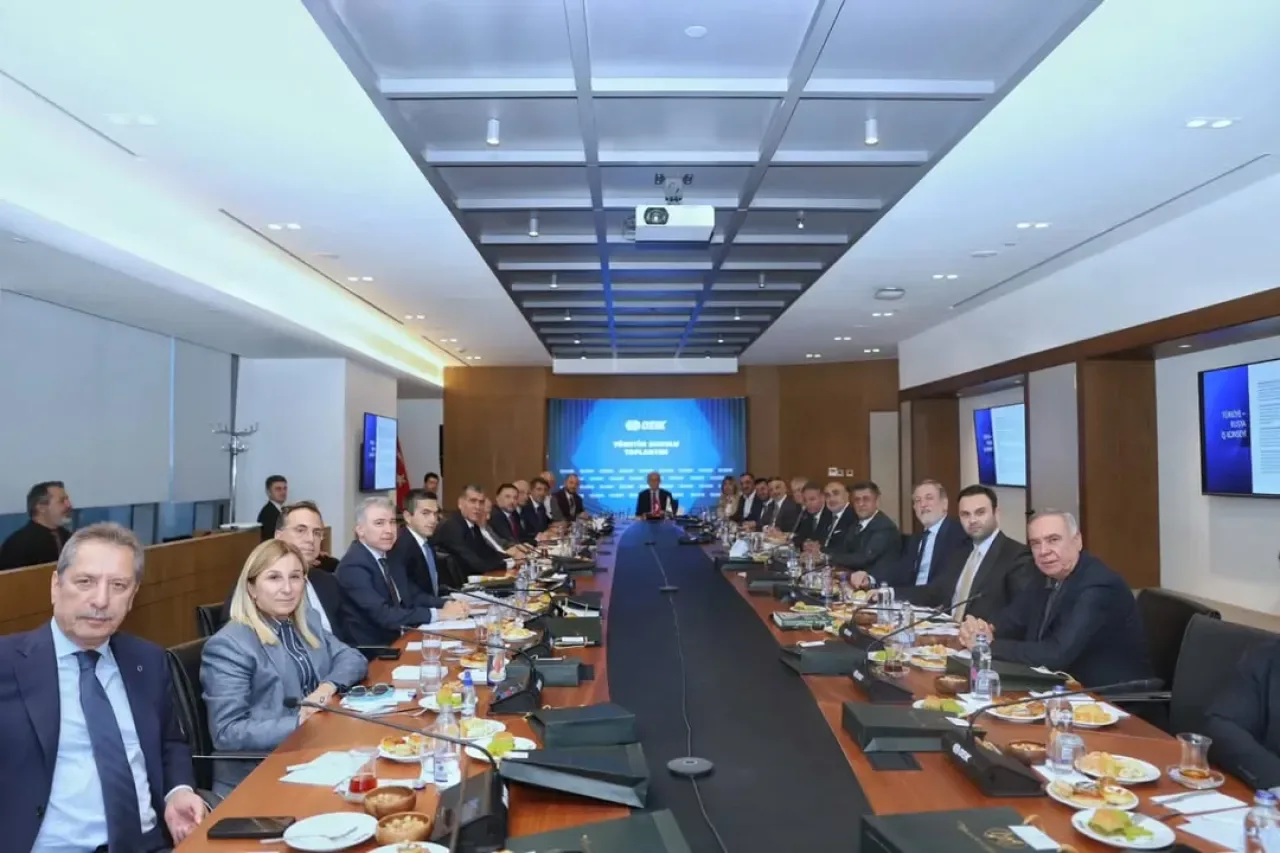 DEİK, Türkiye'nin Küresel Ticaretteki Rekabet Gücünü Artıracak Stratejileri Masaya Yatırdı DEİK, Türkiye'nin Küresel Ticaretteki Rekabet Gücünü Artıracak Stratejileri Masaya Yatırdı