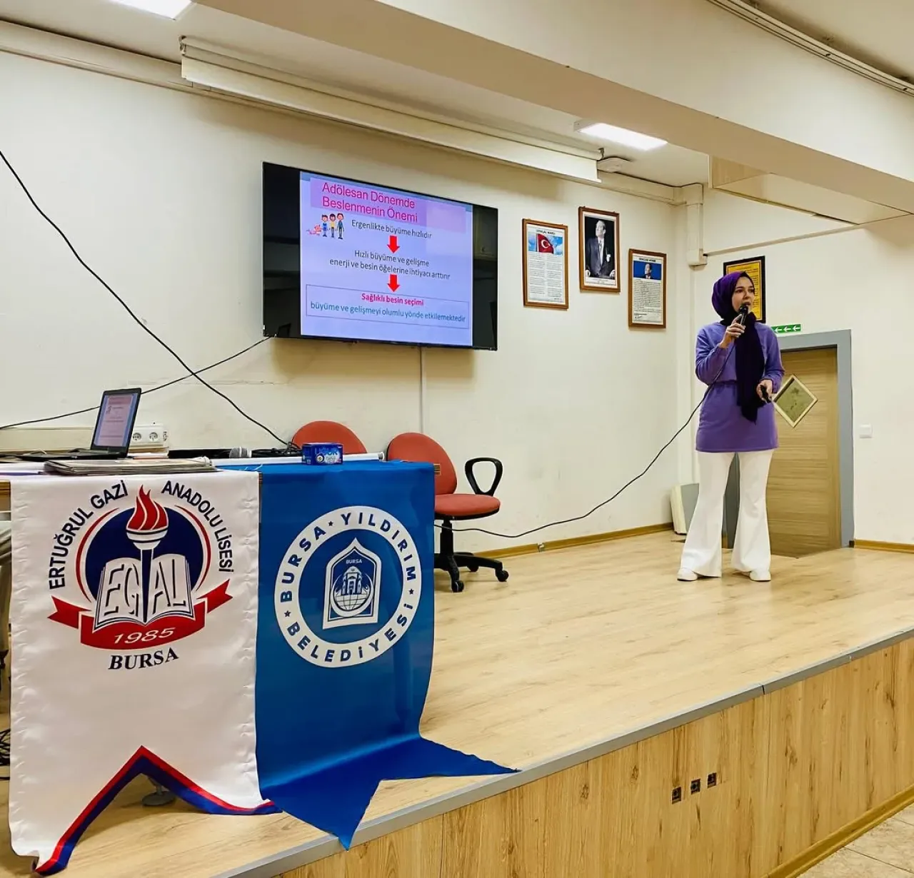 Yıldırım Belediyesi Spor Kulübü'nden Gençlere Sağlıklı Beslenme Semineri Yıldırım Belediyesi Spor Kulübü'nden Gençlere Sağlıklı Beslenme Semineri
