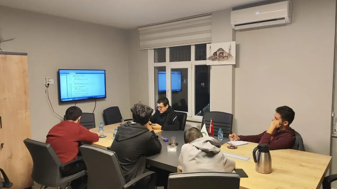 Eyüpsultan Yeşilay'dan Öğrencilere Koşullu İfadeler ve Otomasyon Eğitimi Eyüpsultan Yeşilay'dan Öğrencilere Koşullu İfadeler ve Otomasyon Eğitimi