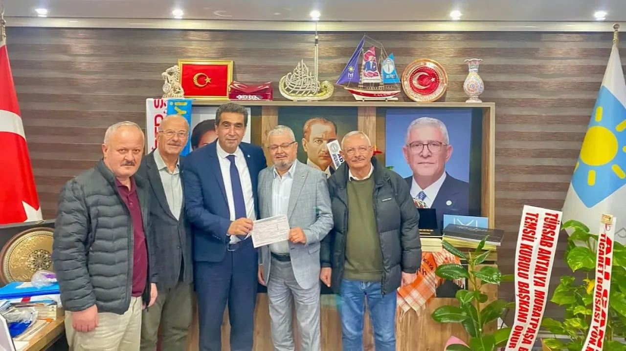 Antalya'da İYİ Parti'ye Önemli Katılımlar Antalya'da İYİ Parti'ye Önemli Katılımlar
