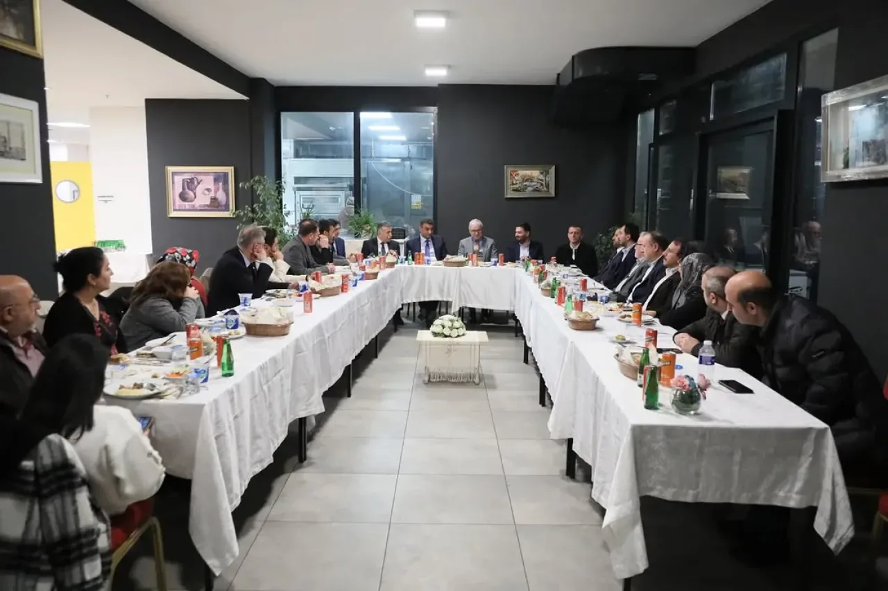 Kağıthane'de Emeklilik ve Atama Töreni Düzenlendi Kağıthane'de Emeklilik ve Atama Töreni Düzenlendi