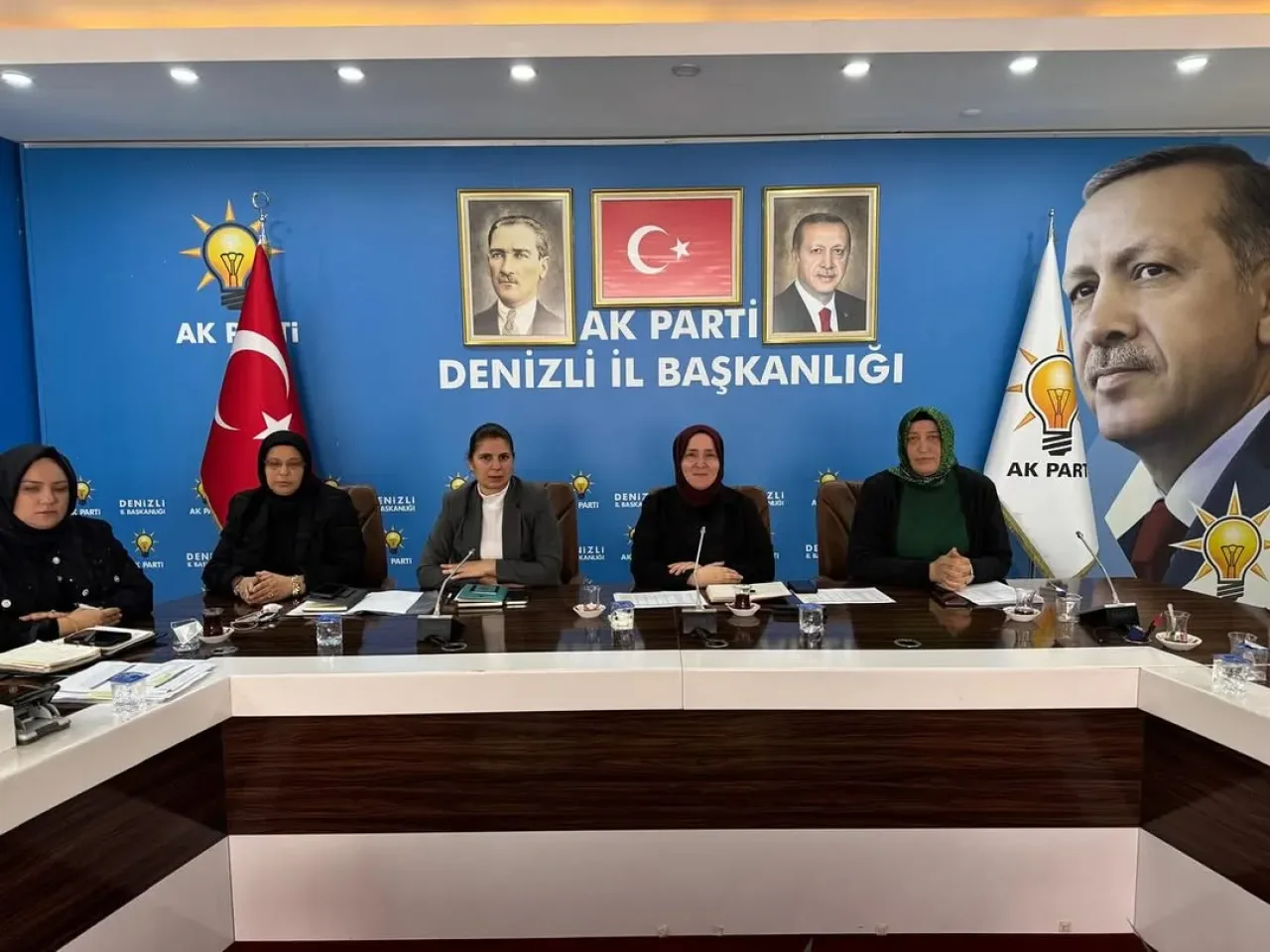 AK Parti Denizli Kadın Kolları Saha Çalışmalarını Değerlendirdi AK Parti Denizli Kadın Kolları Saha Çalışmalarını Değerlendirdi