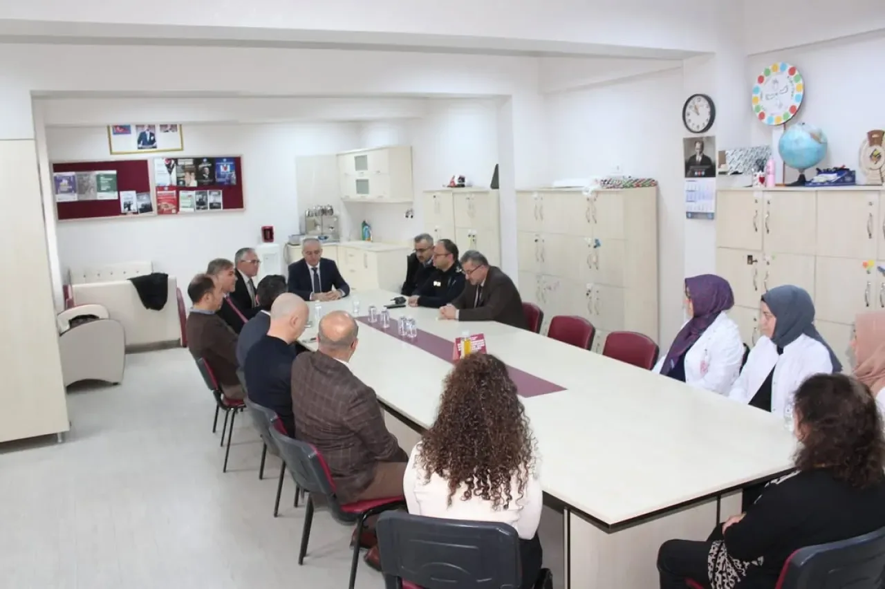 Çubuk Kaymakamı Vehbi Bakır, İbrahim Yılmaz Kız Anadolu İmam Hatip Lisesi'nde Çubuk Kaymakamı Vehbi Bakır, İbrahim Yılmaz Kız Anadolu İmam Hatip Lisesi'nde