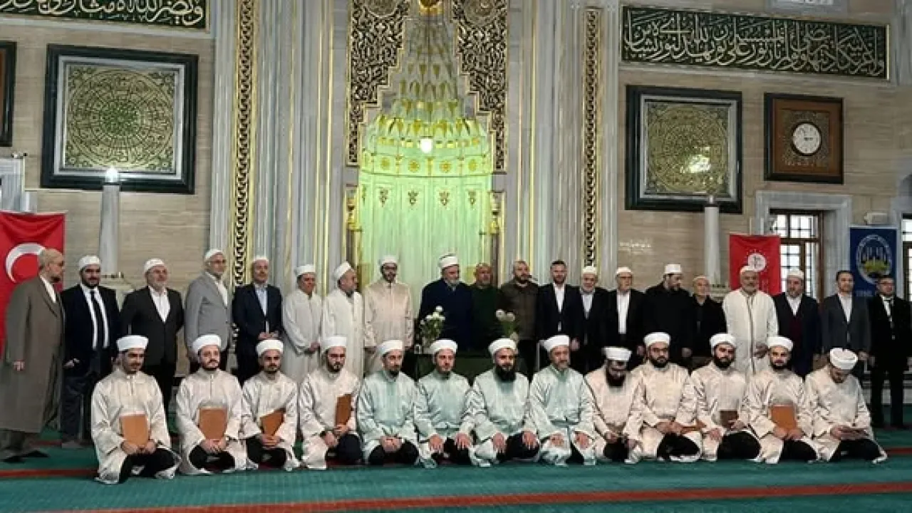 Arnavutköy'de 11 Kurra Hafız Kıraat İcazeti Aldı Arnavutköy'de 11 Kurra Hafız Kıraat İcazeti Aldı