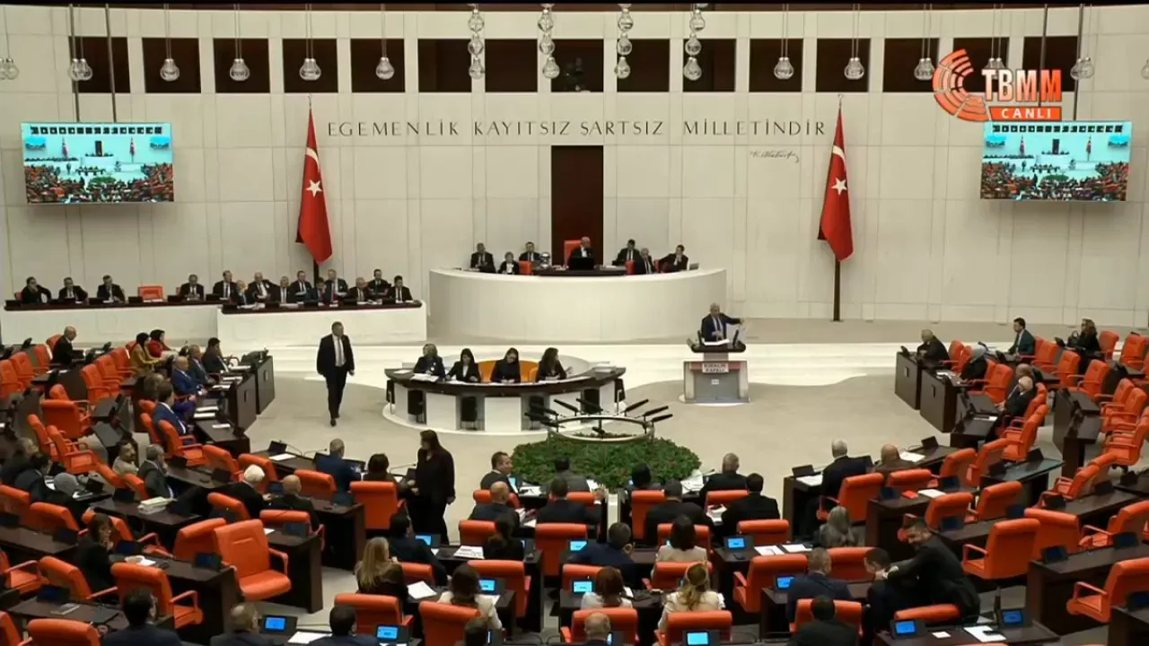 Adana Milletvekili Orhan Sümer'den Ekonomik Çöküş Eleştirisi: Esnaf ve KOBİ'ler Zor Durumda Adana Milletvekili Orhan Sümer'den Ekonomik Çöküş Eleştirisi: Esnaf ve KOBİ'ler Zor Durumda