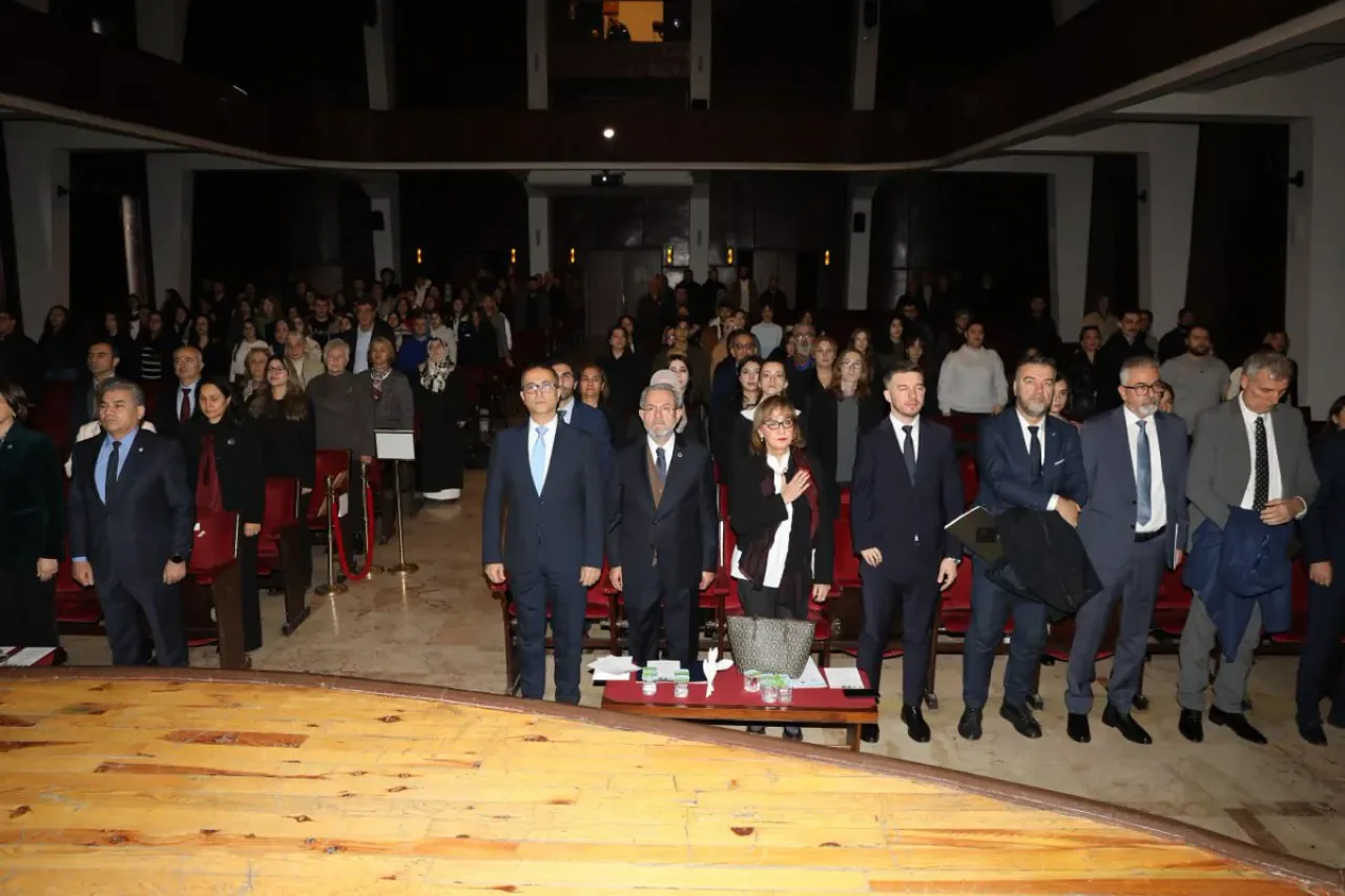 Ankara Üniversitesi'nde Aliya İzetbegović Anıldı Ankara Üniversitesi'nde Aliya İzetbegović Anıldı