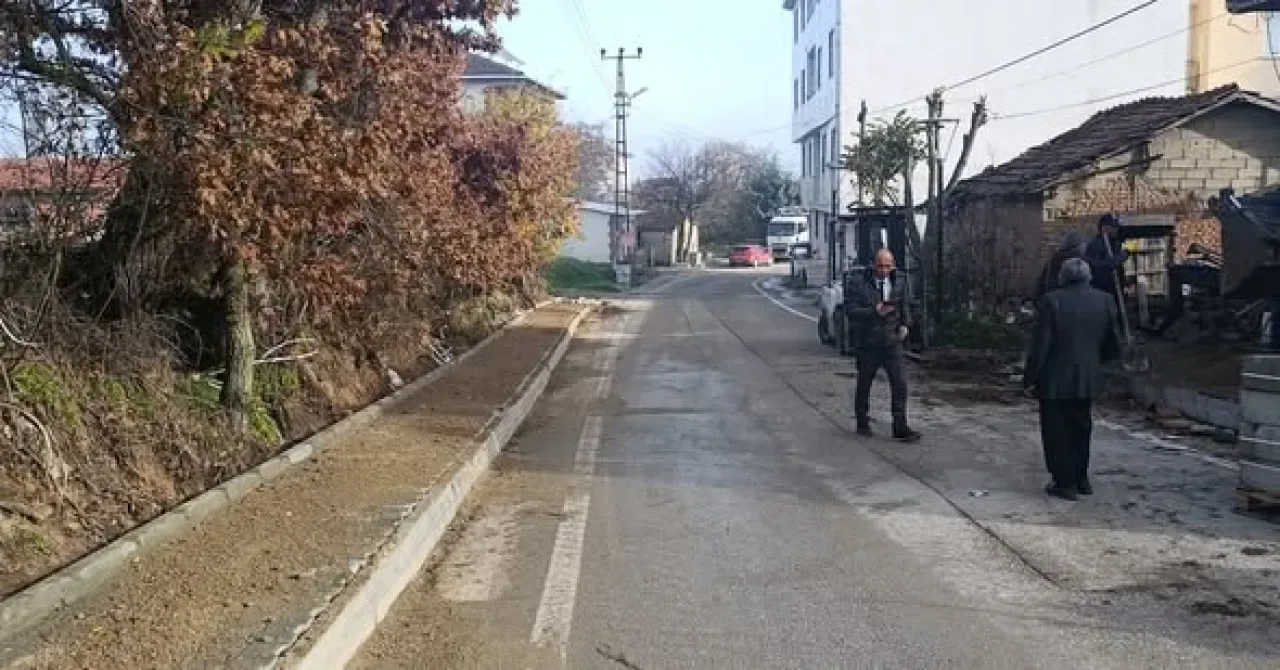 Büyükorhan'da Kaldırım ve Parke Taşı Çalışmaları ile Şehir Dokusu Yenileniyor Büyükorhan'da Kaldırım ve Parke Taşı Çalışmaları ile Şehir Dokusu Yenileniyor