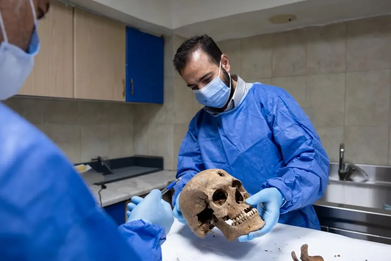 Şam'da Açılan İlk Toplu Mezar: Suriye'de Kayıpların Akıbeti Dört Yılda Aydınlatılabilecek Şam'da Açılan İlk Toplu Mezar: Suriye'de Kayıpların Akıbeti Dört Yılda Aydınlatılabilecek