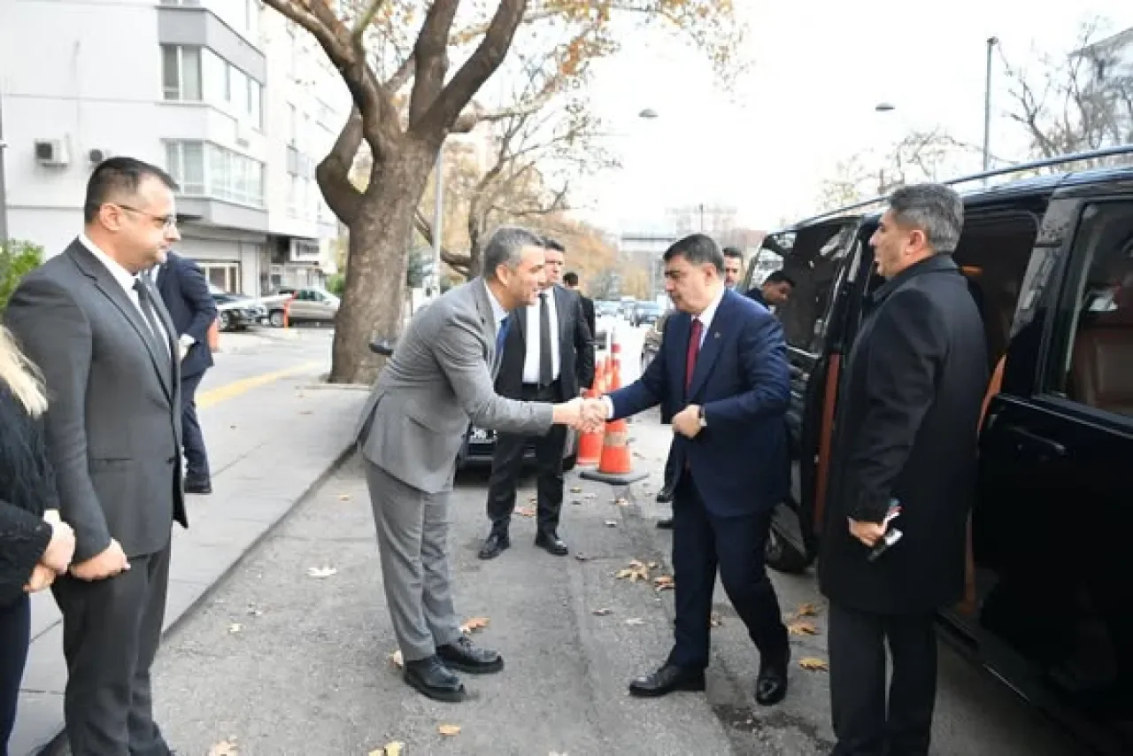 Vali Vasip Şahin Çevre Şehircilik ve İklim Değişikliği İl Müdürlüğü'nü Ziyaret Etti Vali Vasip Şahin Çevre Şehircilik ve İklim Değişikliği İl Müdürlüğü'nü Ziyaret Etti