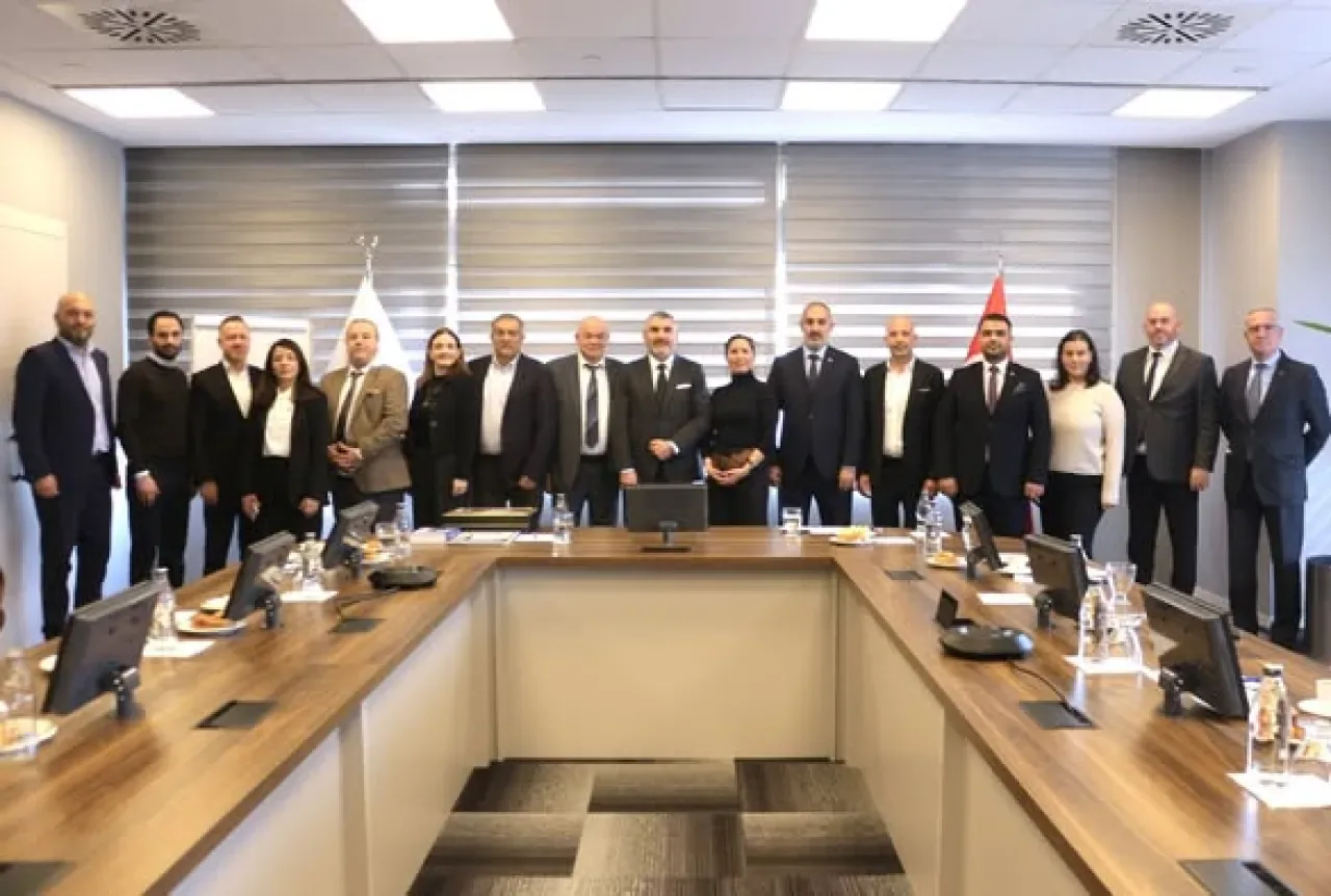 TİMDER Başkanı Çiğdem Aras, İstanbul İhracatçı Birlikleri'ni Ziyaret Etti TİMDER Başkanı Çiğdem Aras, İstanbul İhracatçı Birlikleri'ni Ziyaret Etti