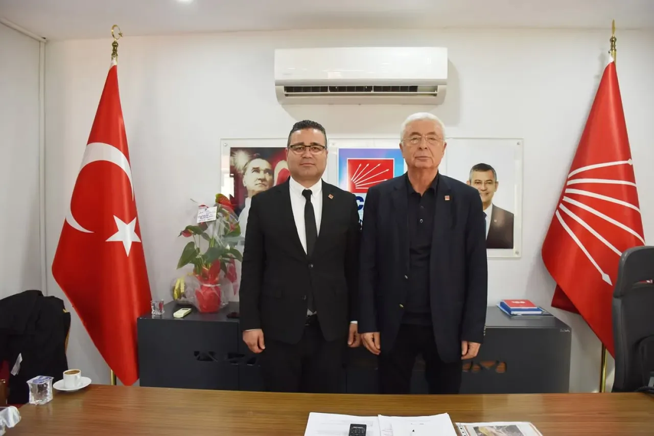 CHP Kumluca İlçe Yönetiminden İl Başkanı Nail Kamacı'ya Hayırlı Olsun Ziyareti CHP Kumluca İlçe Yönetiminden İl Başkanı Nail Kamacı'ya Hayırlı Olsun Ziyareti