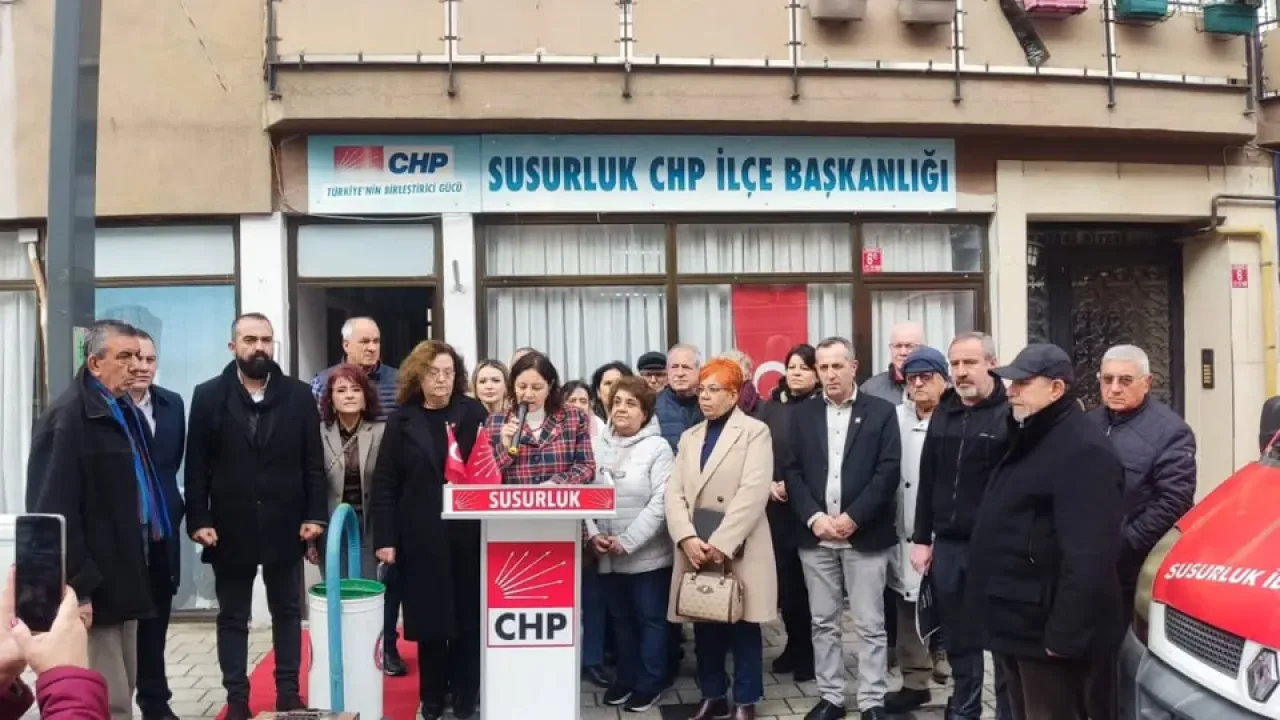 CHP Susurluk'ta 10 Aralık Dünya İnsan Hakları Günü'nü Kutladı CHP Susurluk'ta 10 Aralık Dünya İnsan Hakları Günü'nü Kutladı