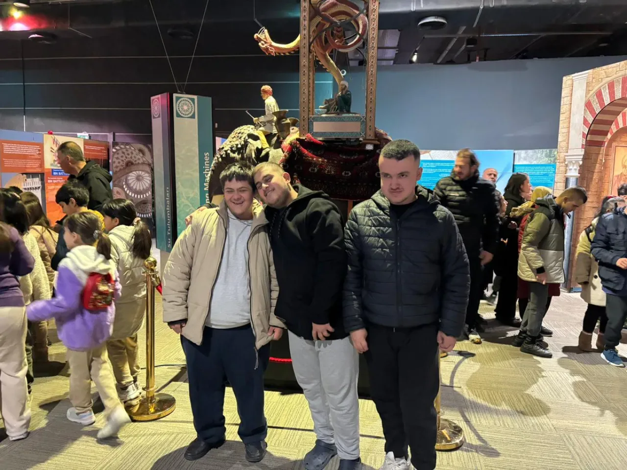 Konya'da Mutlu Çarşamba Projesi ile Özel Eğitim Öğrencileri Bilim Merkezi'nde Konya'da Mutlu Çarşamba Projesi ile Özel Eğitim Öğrencileri Bilim Merkezi'nde