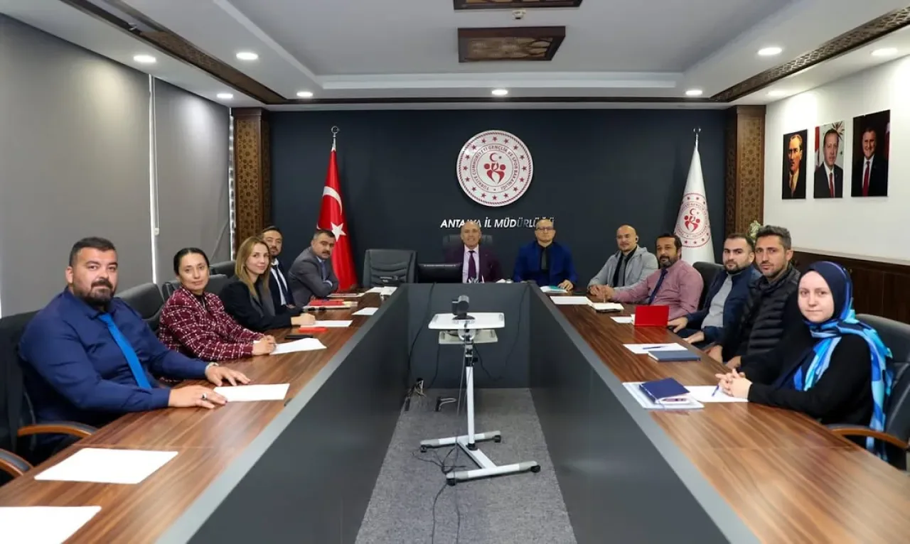 Serik Gençlik Merkezi 2025 Yılı Değerlendirme Toplantısı Gerçekleştirildi Serik Gençlik Merkezi 2025 Yılı Değerlendirme Toplantısı Gerçekleştirildi