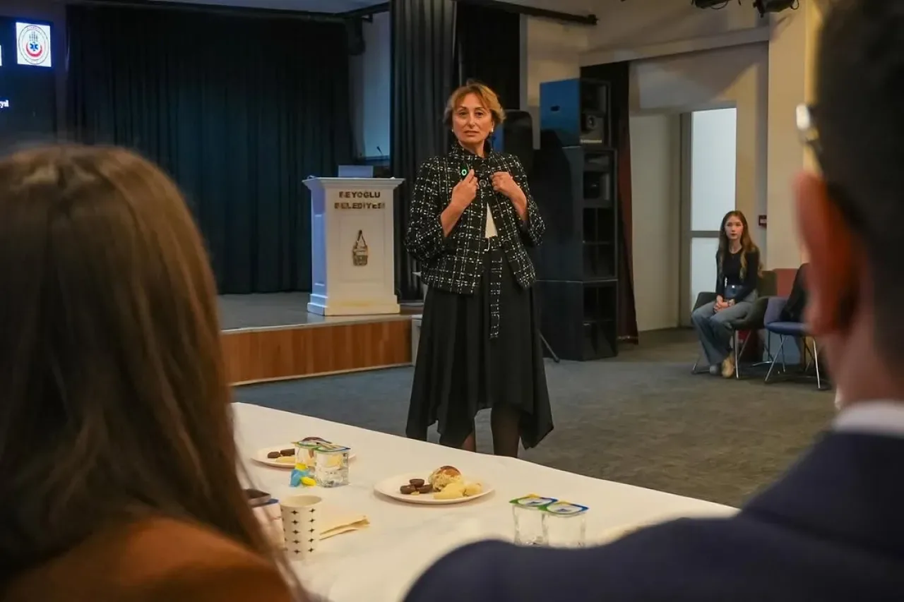 Beyoğlu'nda Acil Sağlık Eğitimi Çalıştayı Düzenlendi Beyoğlu'nda Acil Sağlık Eğitimi Çalıştayı Düzenlendi
