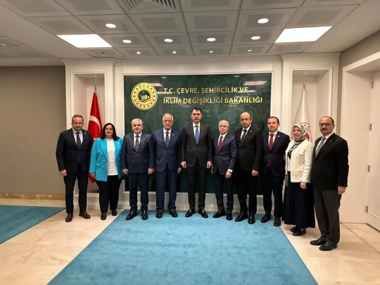 Bursa'ya Yeni Projeler için Çevre Şehircilik ve İklim Değişikliği Bakanı Murat Kurum Ziyaret Edildi Bursa'ya Yeni Projeler için Çevre Şehircilik ve İklim Değişikliği Bakanı Murat Kurum Ziyaret Edildi