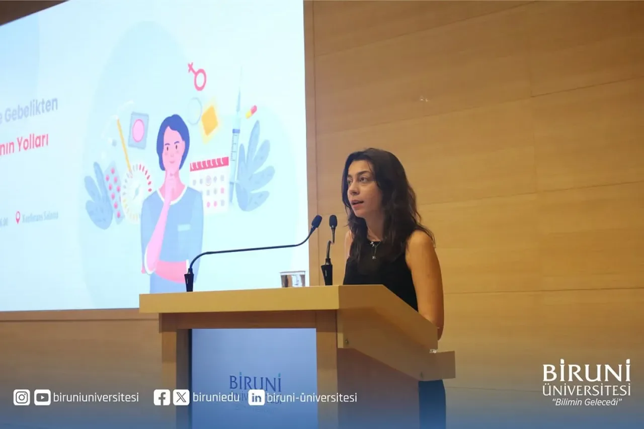 Biruni Üniversitesi'nde Akran Eğitimi Programı: İlk Etkinlik Gebelikten Korunma Yöntemlerini Ele Aldı Biruni Üniversitesi'nde Akran Eğitimi Programı: İlk Etkinlik Gebelikten Korunma Yöntemlerini Ele Aldı
