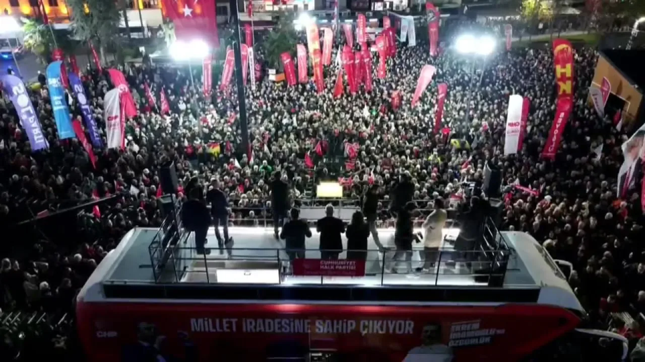 CHP'li Murat Bakan, Çatalca'da "Millet İradesine Sahip Çıkıyor" Mitingi Düzenledi CHP'li Murat Bakan, Çatalca'da "Millet İradesine Sahip Çıkıyor" Mitingi Düzenledi