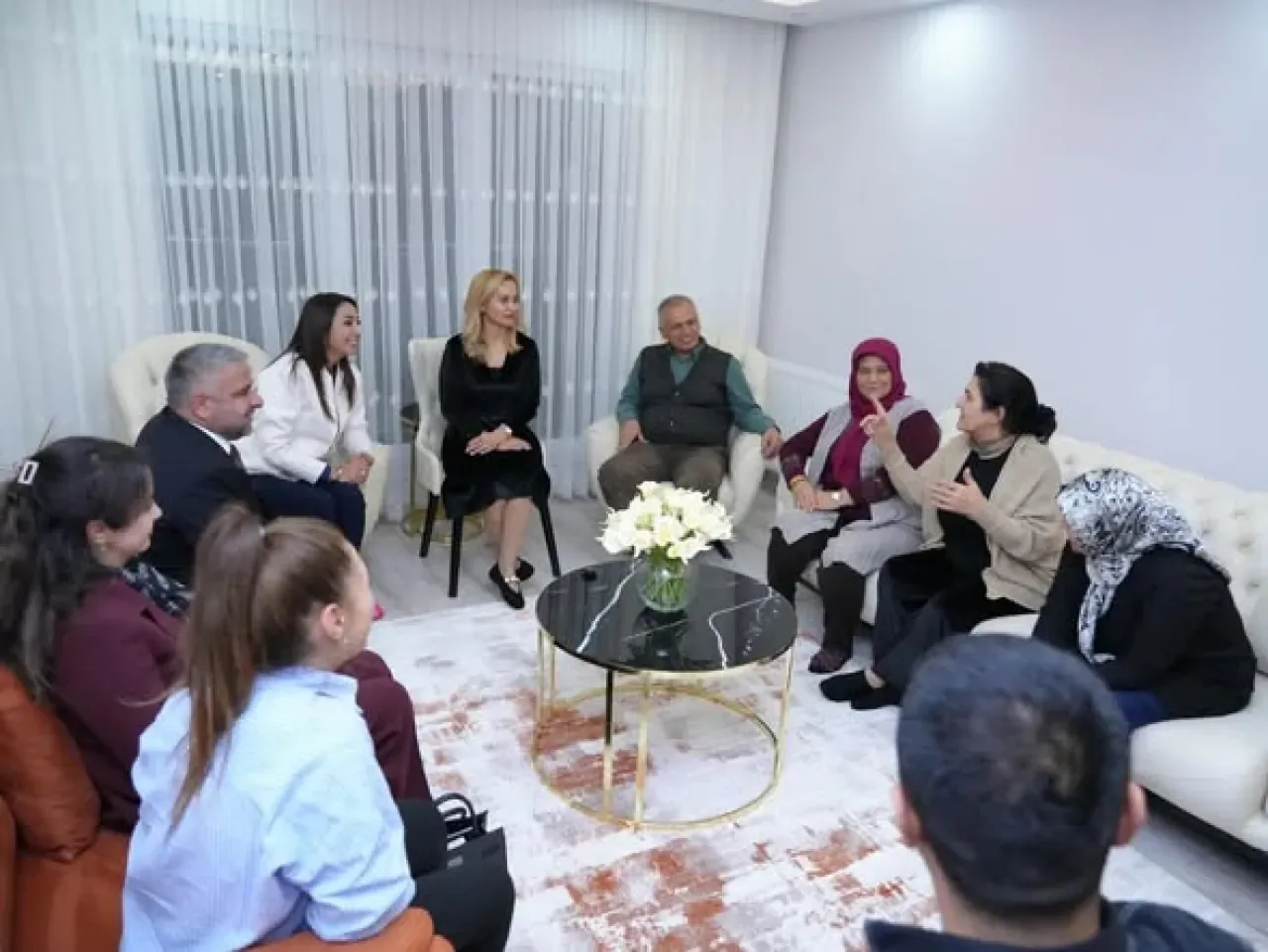 MHP Keçiören'den "Hayırlı Günler Komşum" Ziyareti MHP Keçiören'den "Hayırlı Günler Komşum" Ziyareti