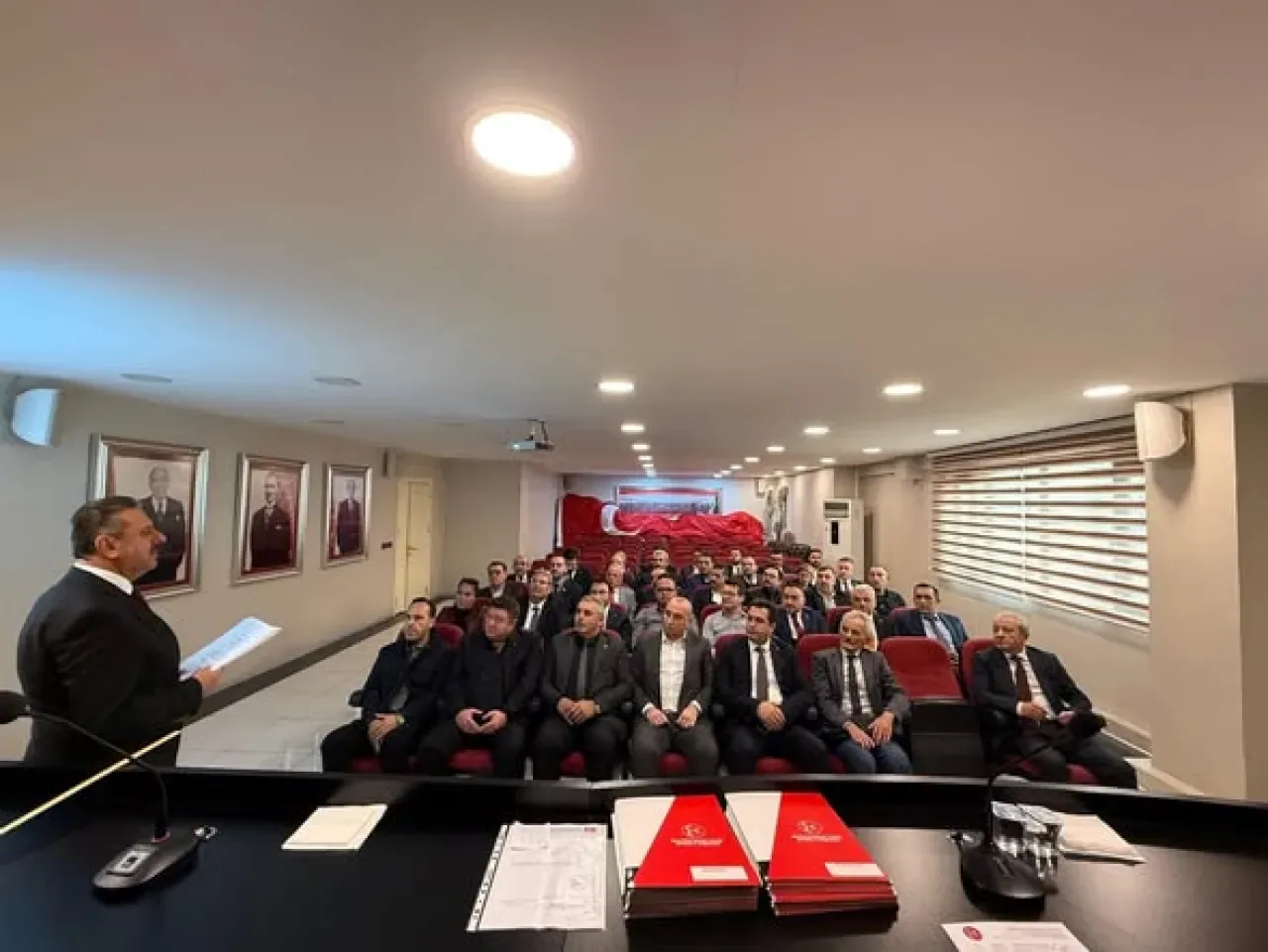 MHP Başakşehir'de İlçe Sekreterleri İle Toplantı Düzenlendi MHP Başakşehir'de İlçe Sekreterleri İle Toplantı Düzenlendi
