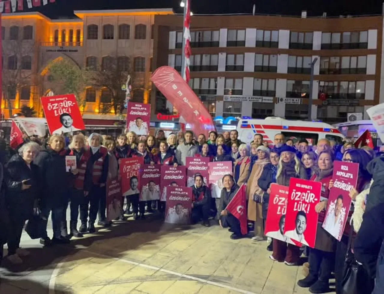 CHP'li Özgür Özel ve Ekrem İmamoğlu, Çatalca'da Adalet Yürüyüşü için Bir Araya Geldi CHP'li Özgür Özel ve Ekrem İmamoğlu, Çatalca'da Adalet Yürüyüşü için Bir Araya Geldi