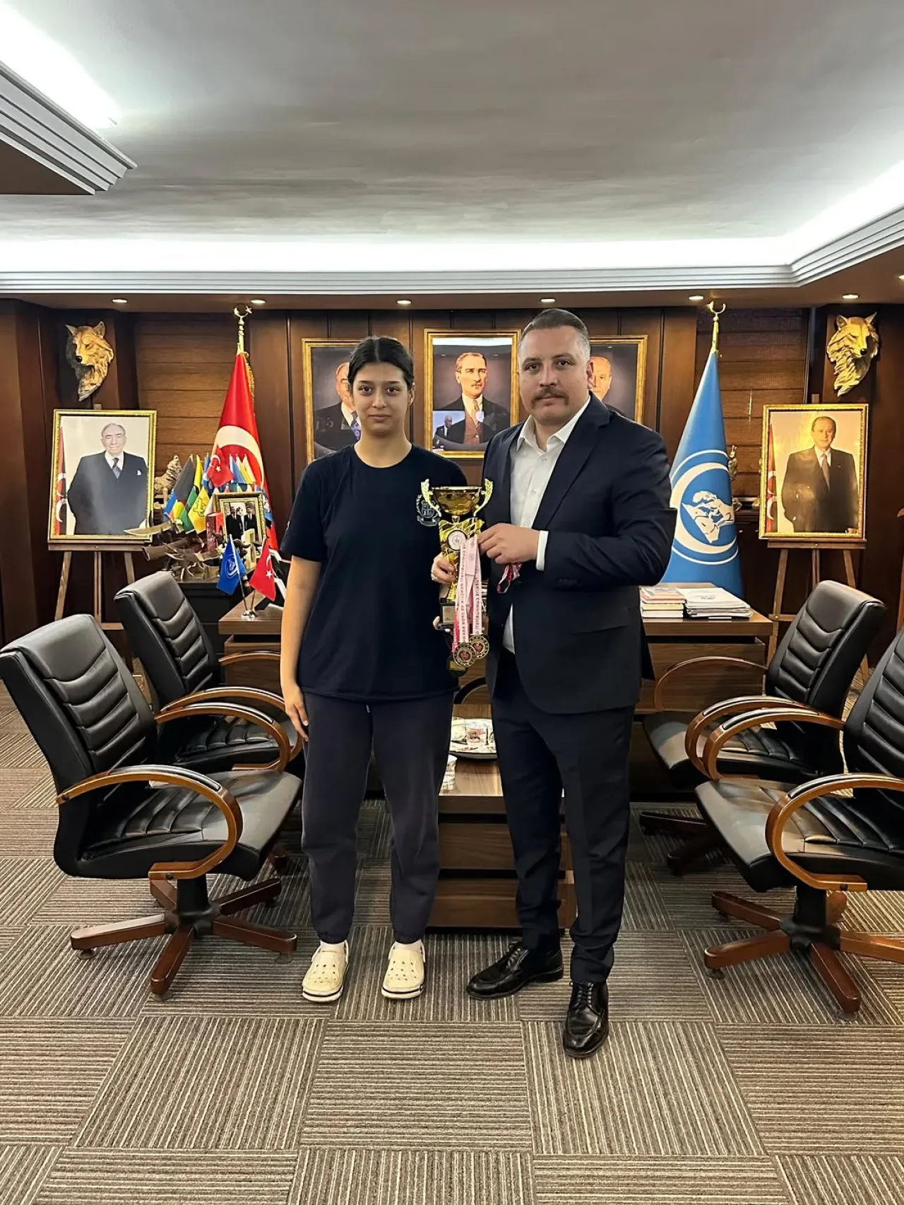 Adanalı Genç Yüzücü Almira Aydar, Üç Branşta Birden Şampiyon Oldu Adanalı Genç Yüzücü Almira Aydar, Üç Branşta Birden Şampiyon Oldu