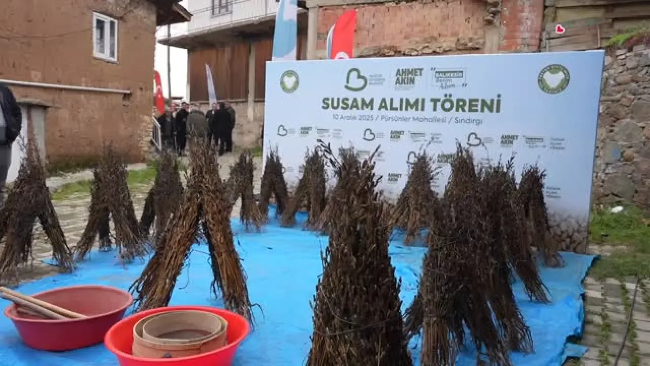 Sındırgı'da Çiftçiler Büyükşehir İş Birliğiyle Destekleniyor Sındırgı'da Çiftçiler Büyükşehir İş Birliğiyle Destekleniyor