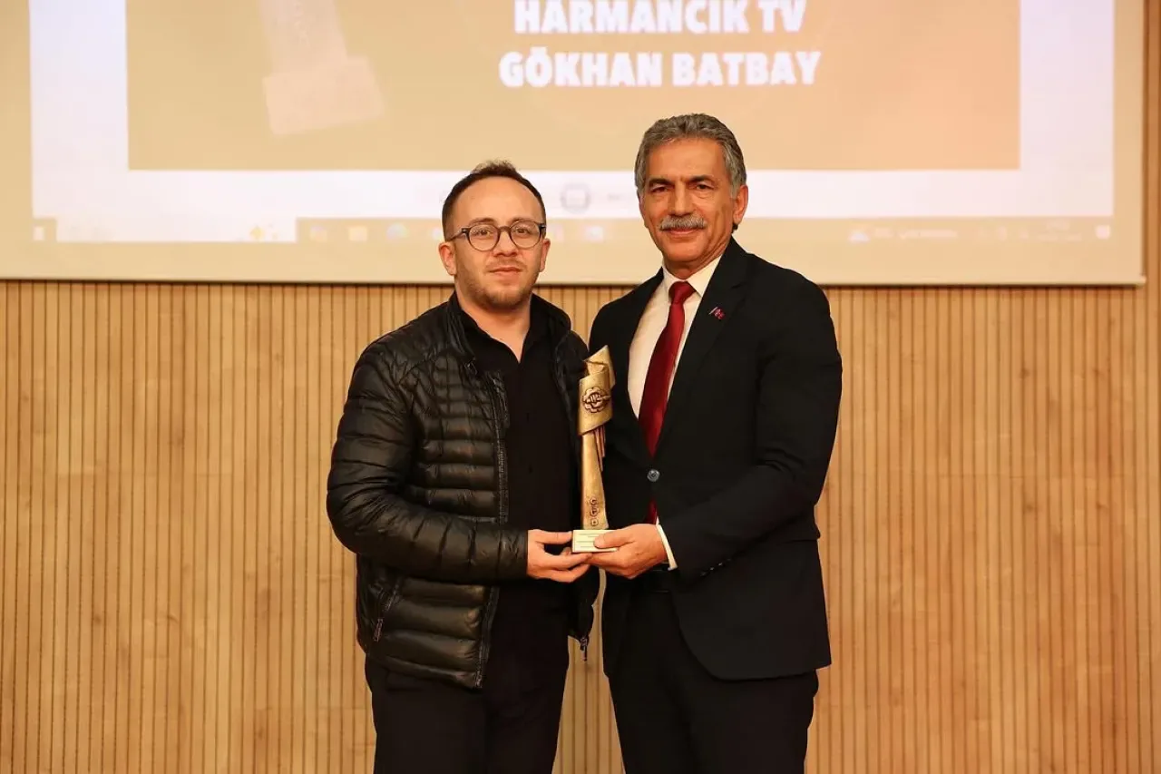 Çağdaş Gazeteciler Derneği Bursa, 36. Yılını İnsan Hakları Günü'nde Kutladı Çağdaş Gazeteciler Derneği Bursa, 36. Yılını İnsan Hakları Günü'nde Kutladı