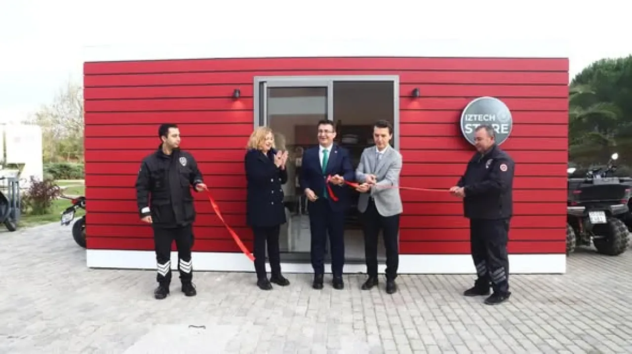 İYTE Logolu Ürünler Artık IZTECH STORE'da Satışta İYTE Logolu Ürünler Artık IZTECH STORE'da Satışta
