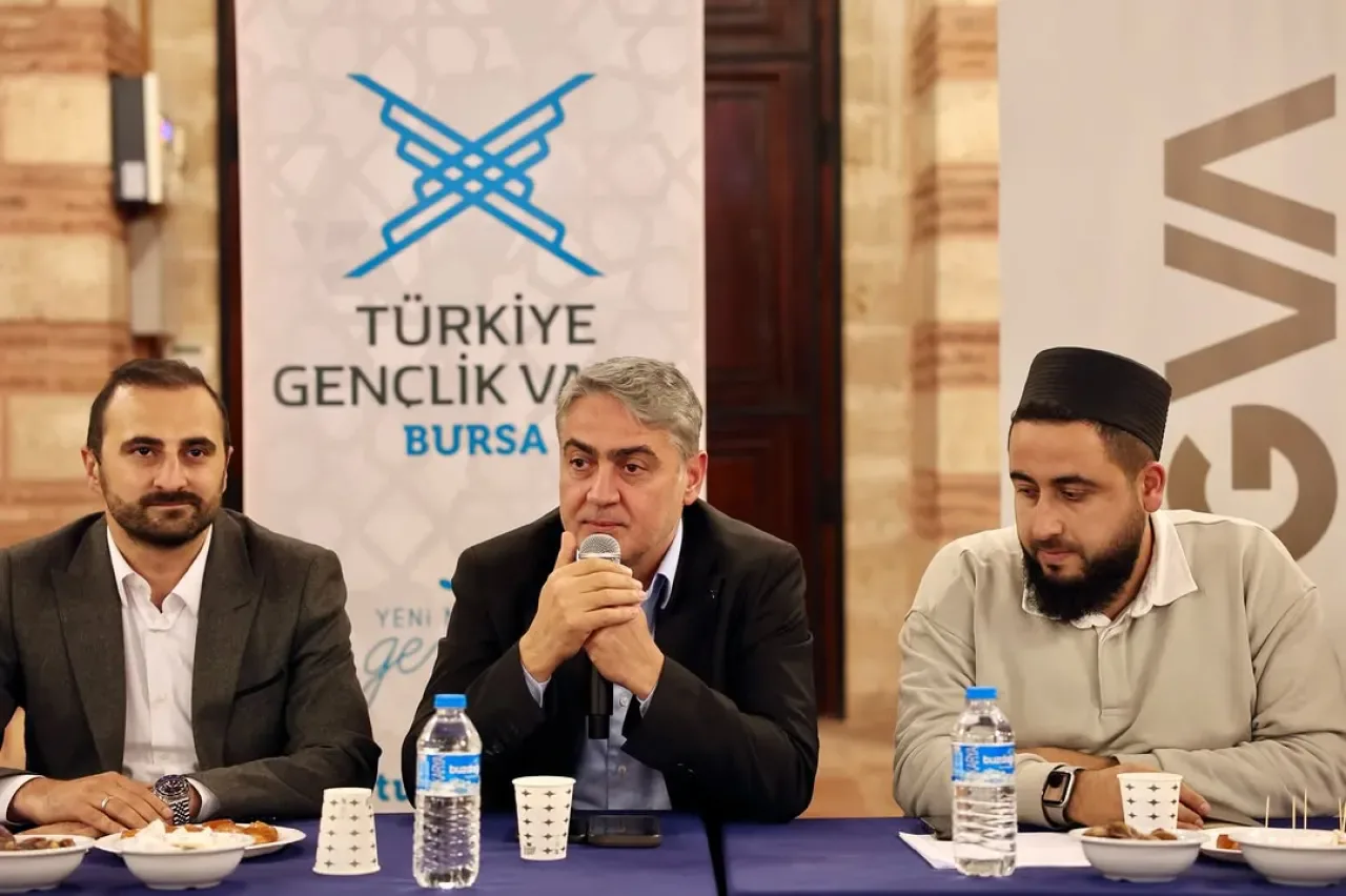 Bursa Gençlik ve Spor İl Müdürlüğü, TÜGVA Gençleriyle Tecrübe Paylaşımında Bulundu Bursa Gençlik ve Spor İl Müdürlüğü, TÜGVA Gençleriyle Tecrübe Paylaşımında Bulundu